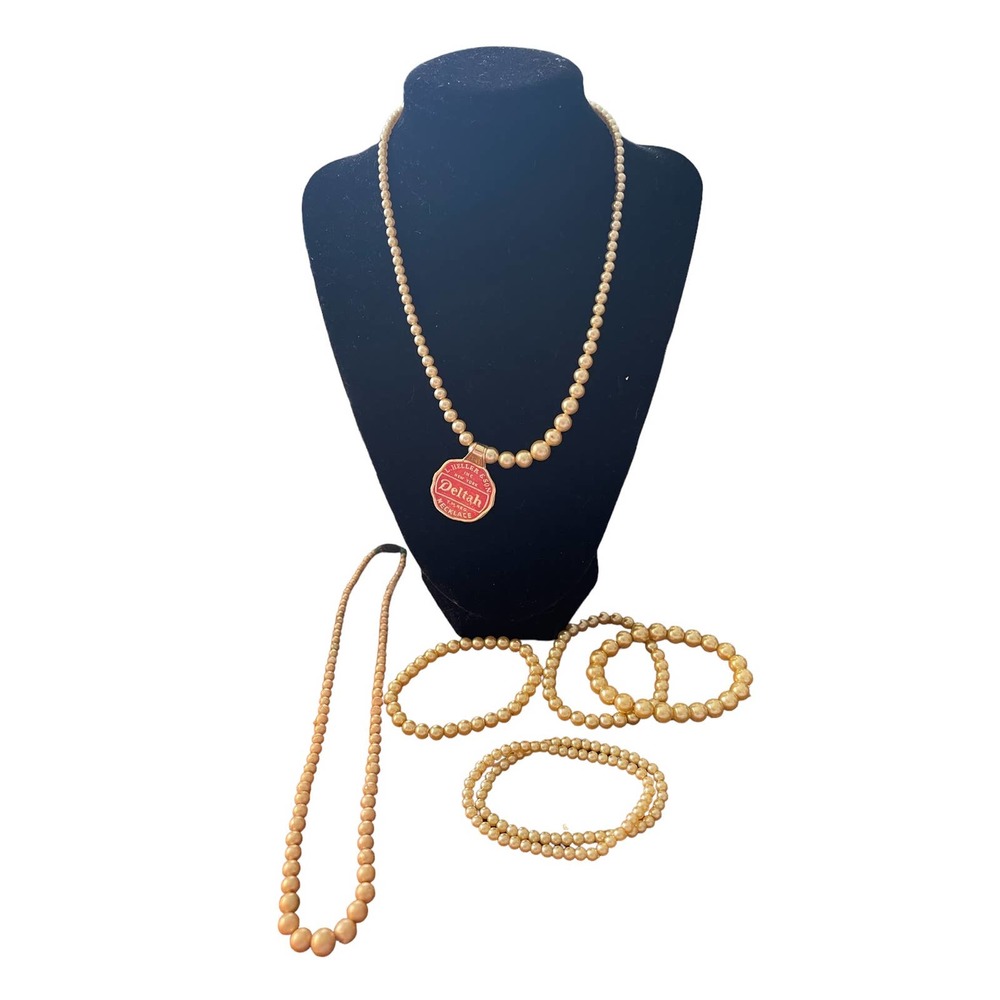 Delta Pearls Vintage + Estate Item